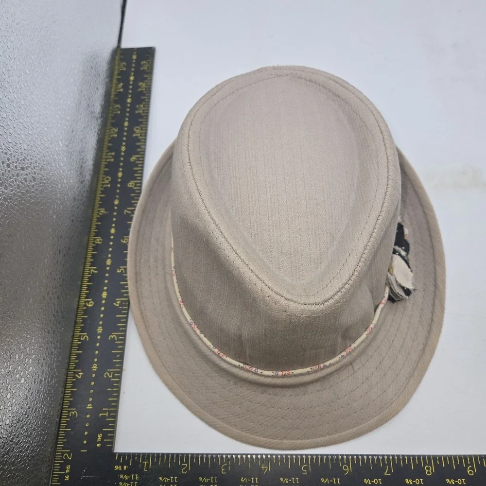 Scala Pronto Fedora Light Gray With Cloth Flower Accent Pre-Owned Linen Vintage